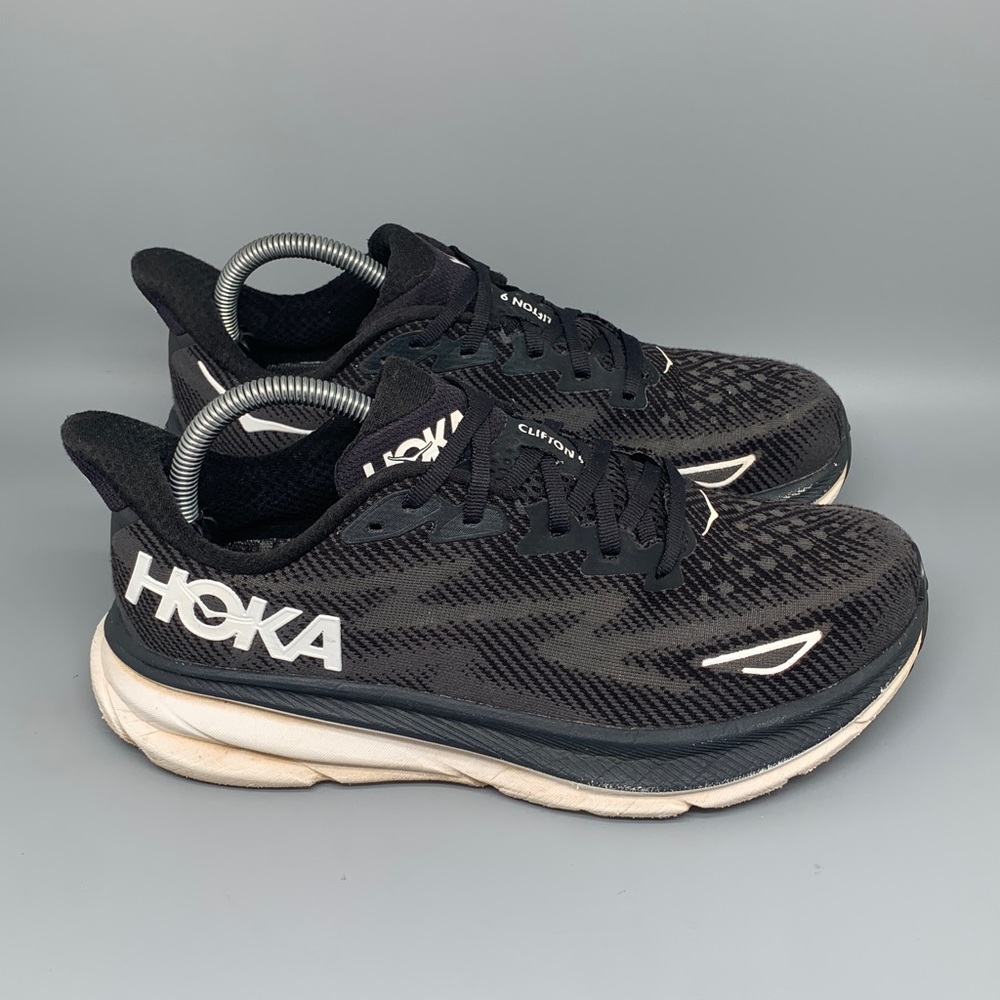 Hoka One Clifton 9 Black White‎ Running Shoes Women’s Sz 8.5
